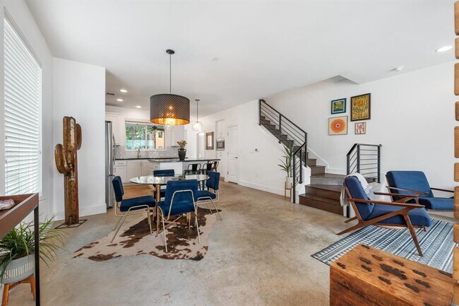 Building Photo - 1128 Gunter St