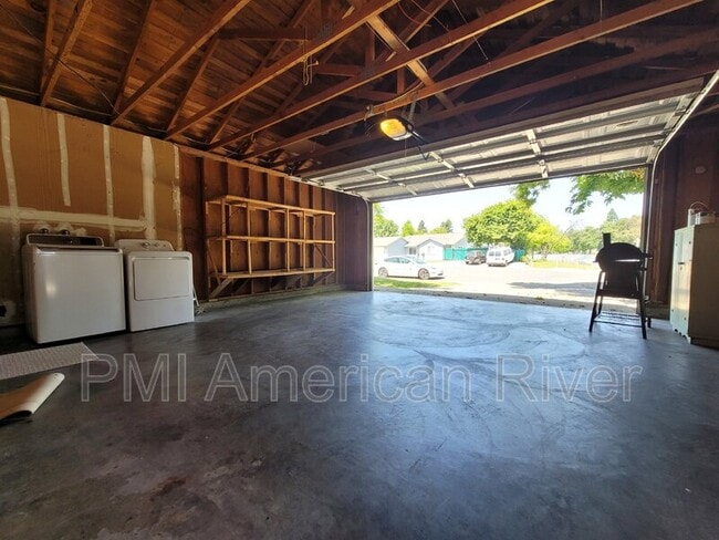 Building Photo - 7396 Marani Way