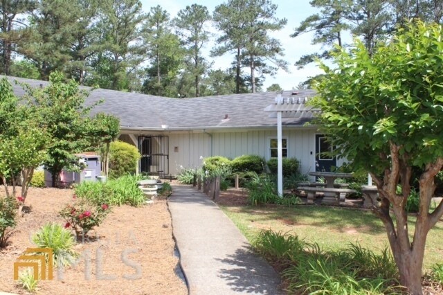 Building Photo - 1137 Magnolia Dr