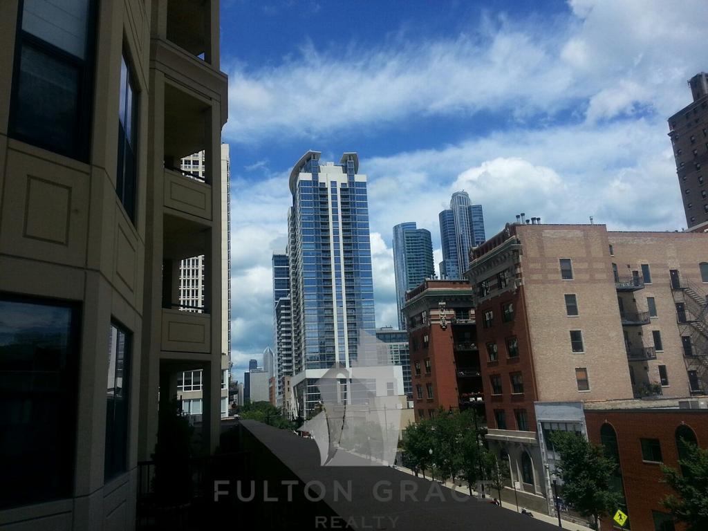 Building Photo - 1464 S MICHIGAN Ave