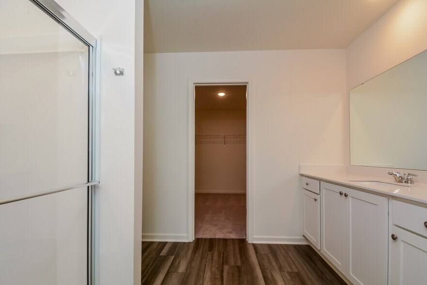 Building Photo - 260 Babbling Brk Dr