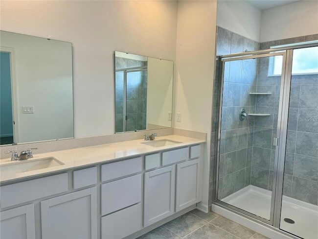 Building Photo - 2452 Skyline Lp