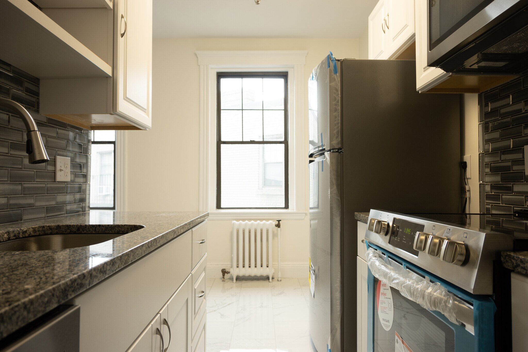 Kitchen - 374 Chestnut Hill Ave