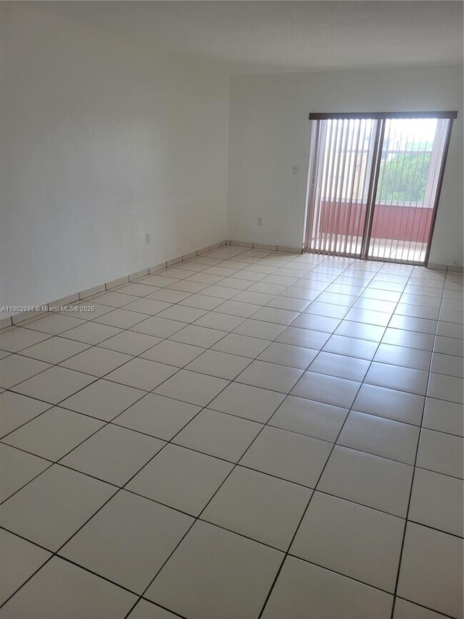 Building Photo - 120 Royal Palm Rd