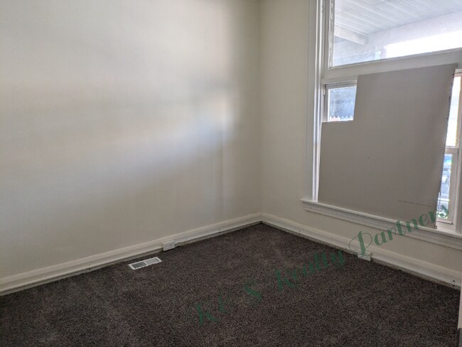 Building Photo - 2211 Penrose Ave