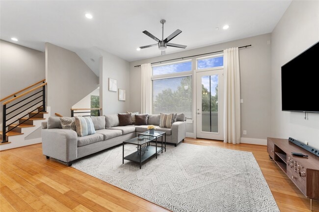 Building Photo - 3802 Lovejoy St