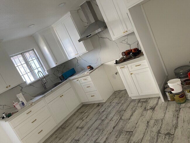 Building Photo - 6460 Kester Ave