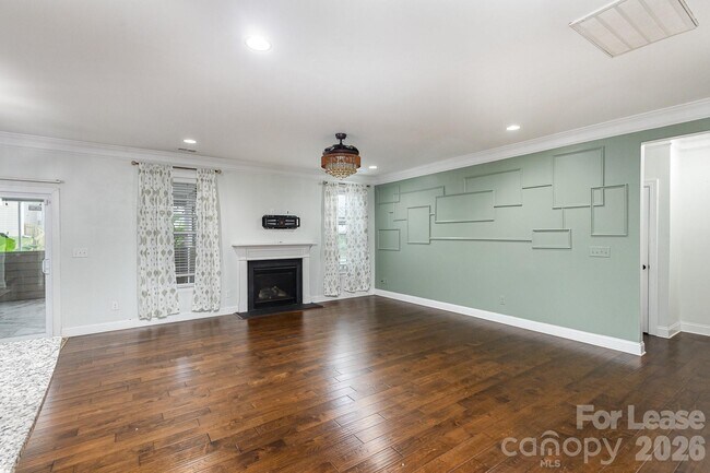 Building Photo - 11231 Streamwood Ln NW