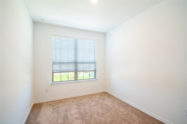 Building Photo - 15076 Rustic Moon Rd