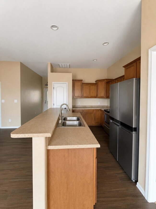 Building Photo - 450 Juniper St