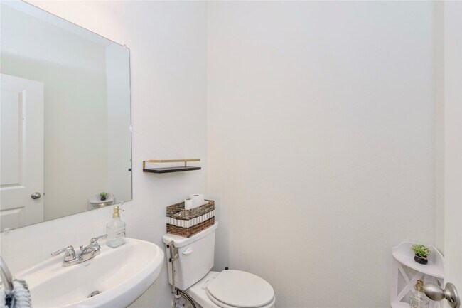 Building Photo - 1660 Hossler Trl