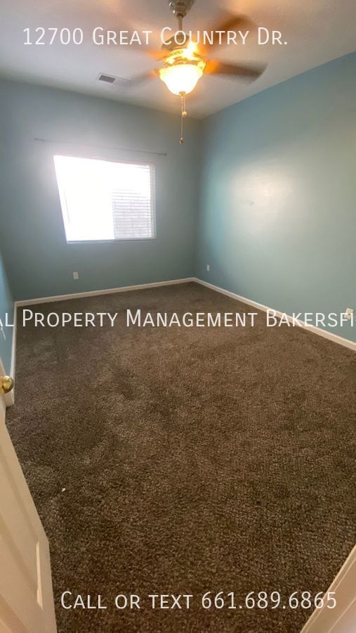 Building Photo - 12700 Great Country Dr