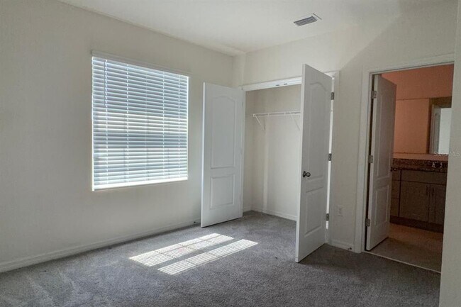 Building Photo - 1470 Isleta Lp