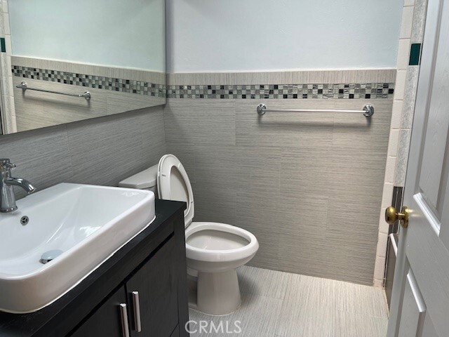 Building Photo - 847 Fairview Ave