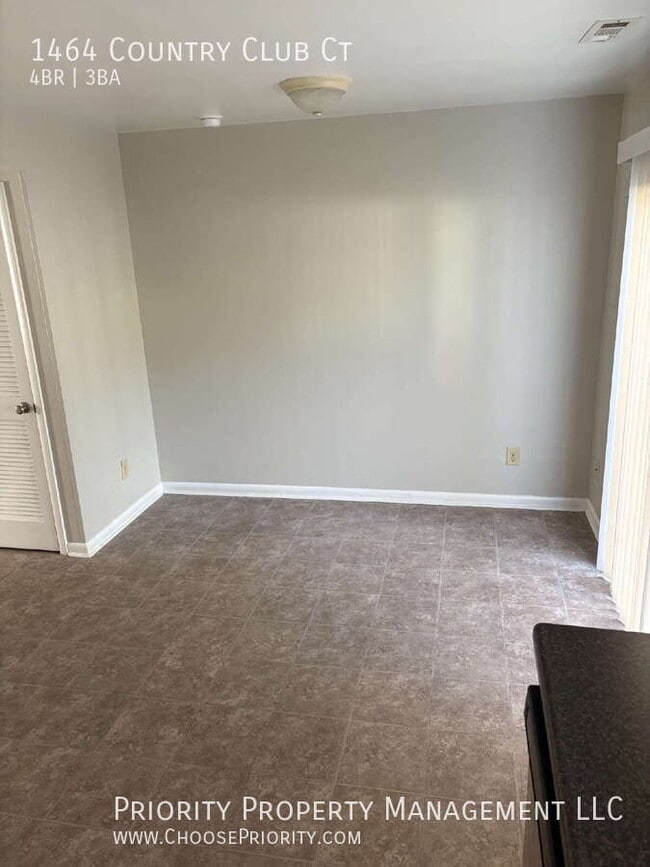 Building Photo - 1464 Country Club Ct