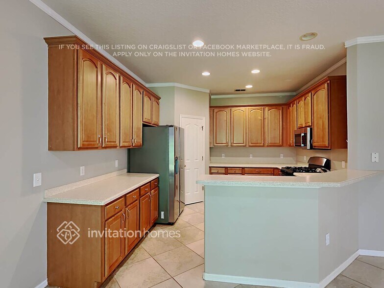 Building Photo - 2331 Silvermoss Dr
