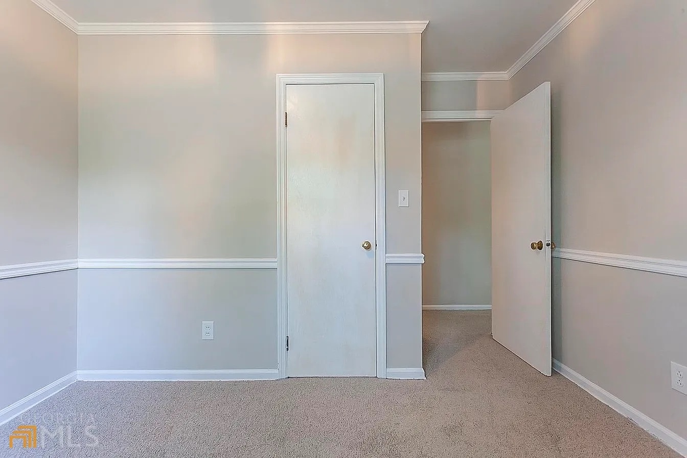Building Photo - 5545 Sturbridge Way
