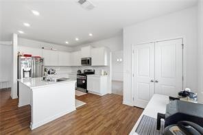 Building Photo - 760 Oakmont Trce