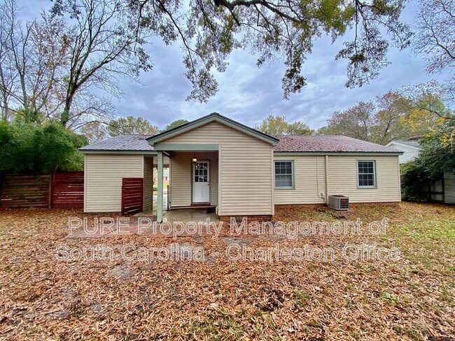 Building Photo - 7648 Hillview Ln