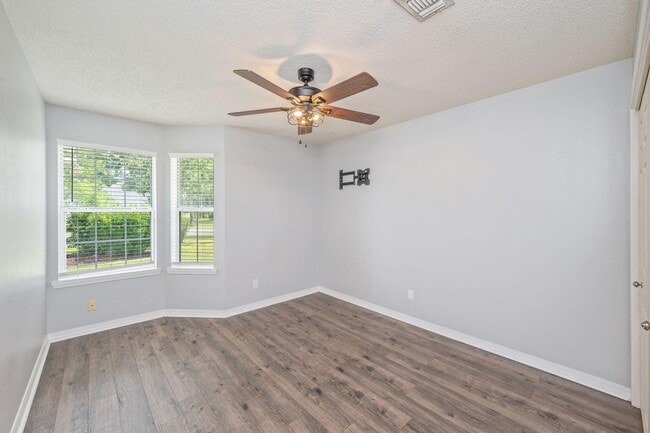 Building Photo - 6507 Flagler Dr