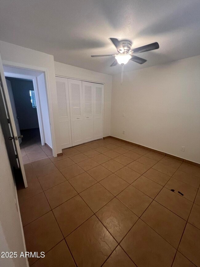 Building Photo - 4525 E Alta Vista Rd