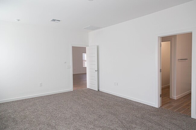 Building Photo - 12746 E Giada Dr