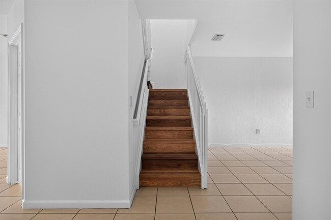 Building Photo - 5732 SW 162nd Pass