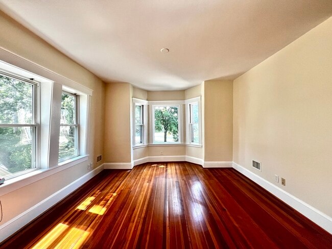Building Photo - 1 Fort Ave Terrace
