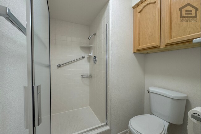 Building Photo - 1Bed/2Bath Furnished House in 55+ Age-Restricted Community in East Mesa!