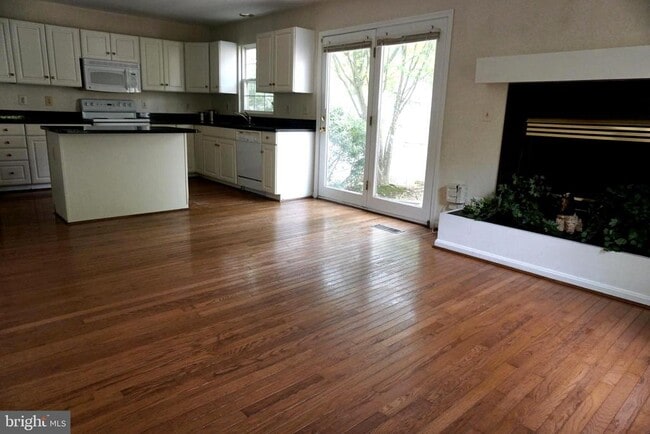 Building Photo - 9386 Van Arsdale Dr