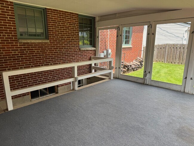 Building Photo - Brick Cape Cod in Upper Arlington School D...