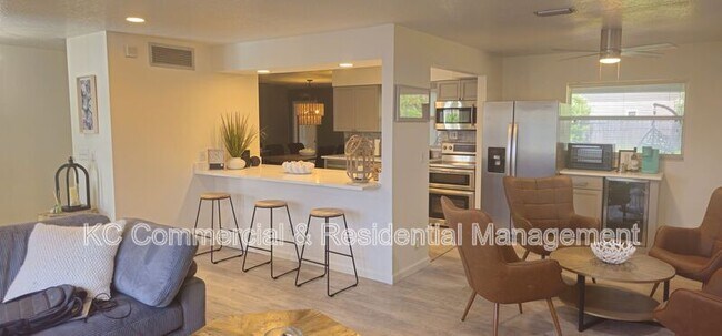 Building Photo - 589 Coconut St