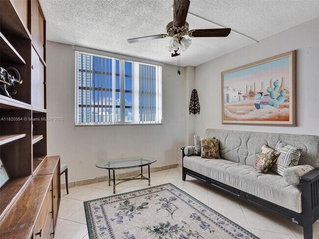 Building Photo - 1833 S Ocean Dr