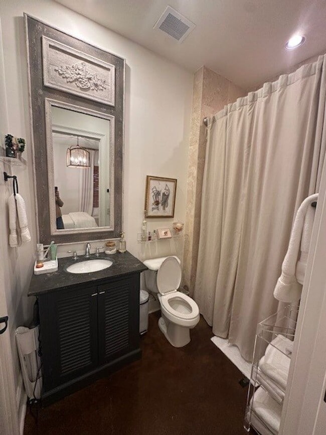 Building Photo - 3BR/3BA For Rent