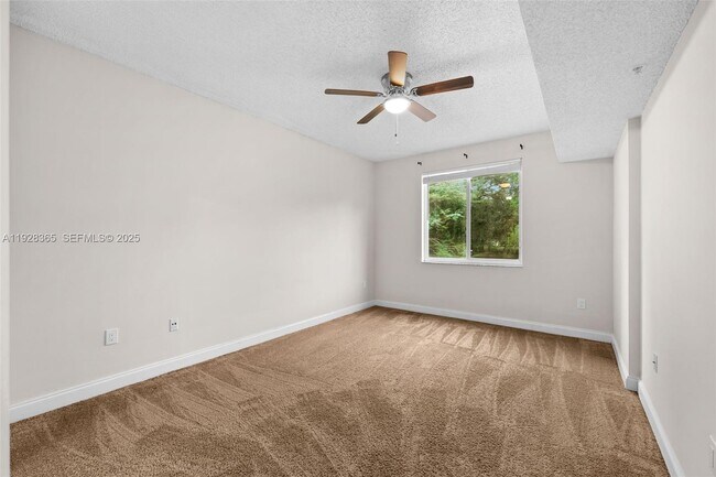 Building Photo - 6976 SW 39th St