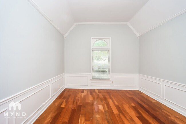 Building Photo - 8464 Buckhurst Rd