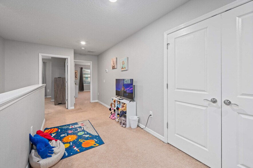Building Photo - 5552 Misty Oak Cir