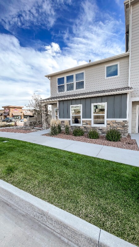 Building Photo - 7935 Shiloh Mesa Dr