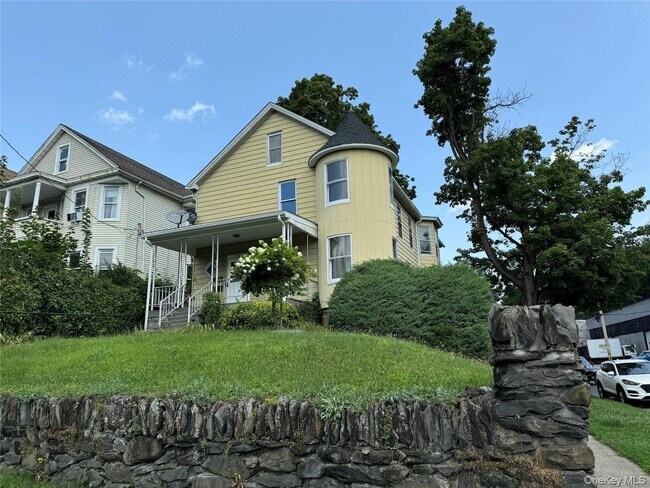 Building Photo - 135 Washington St