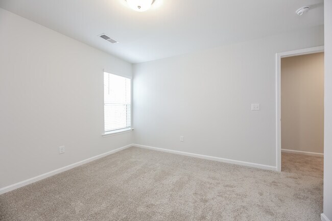Building Photo - 123 Renwood Rd
