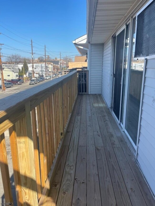 Building Photo - 404 S 5th St