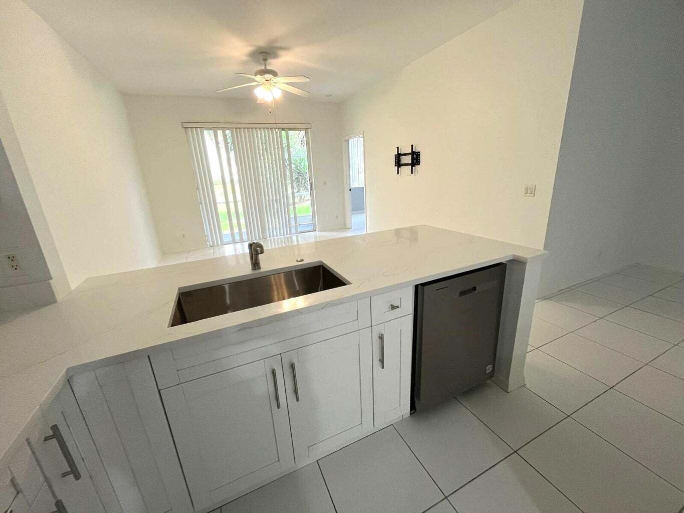 Building Photo - 3166 Via Poinciana