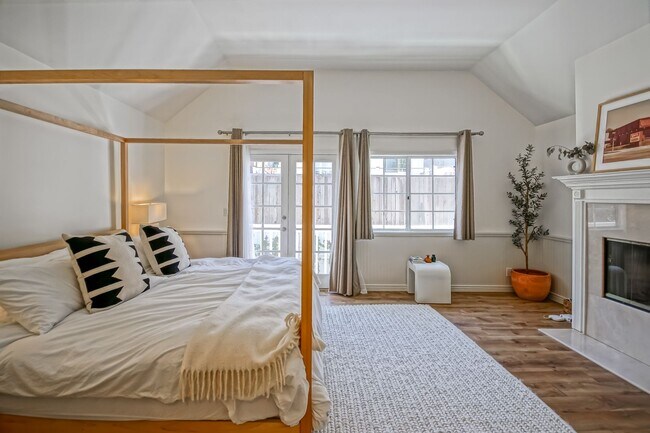 Building Photo - BEAUTIFULLY REMODELED, HIGH-END REDONDO HILLS HOME W/ AMAZING GREAT ROOM LIVING SPACE, 2 BALCONIE...