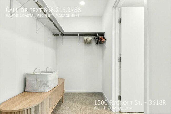 Building Photo - 1500 Rycroft St