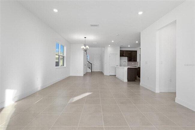 Building Photo - 1940 Sunshine Peak Dr