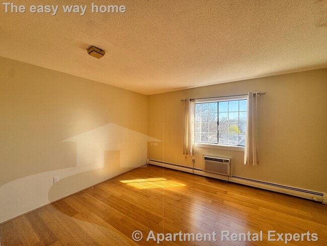 Building Photo - 474 Broadway