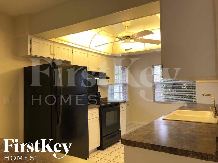 Building Photo - 1337 Mardrake Rd
