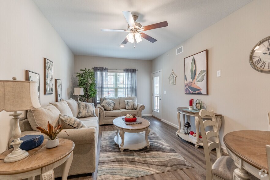 2BR, 2BA - 1,260SF - Living Room - Hawthorne Ridge Apartments