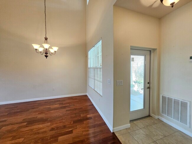 Building Photo - 3254 Arden Cir