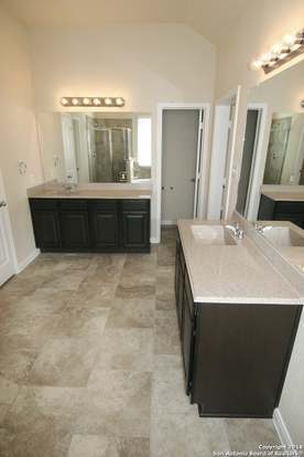 Building Photo - 5633 Briar Fld
